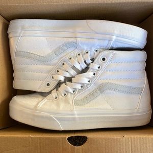 Vans True White SK8-Hi Sneakers